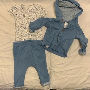 Carter’s 3 piece matching set